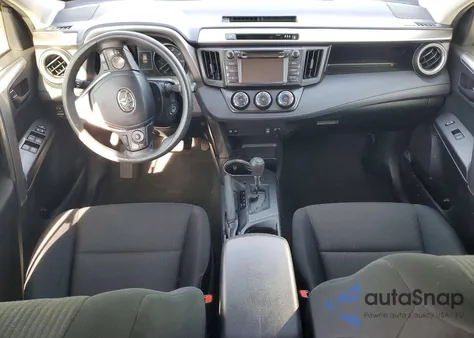 2017 Toyota Rav4 Le z USA, uszkodzony, nr VIN JTMZFREV2HJ125506